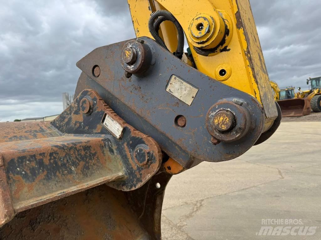Komatsu PC 138 US-11 Bageri guseničari