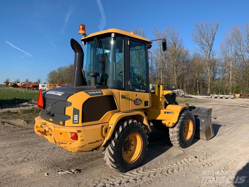Volvo L 30 G Utovarivači na točkove
