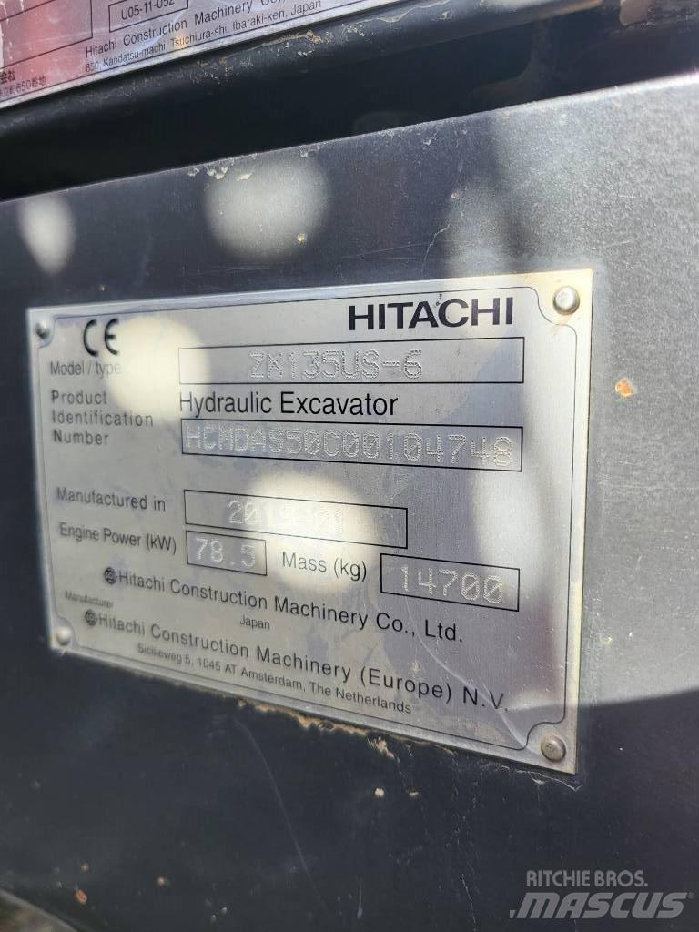 Hitachi ZX 135 US-6 Bageri guseničari