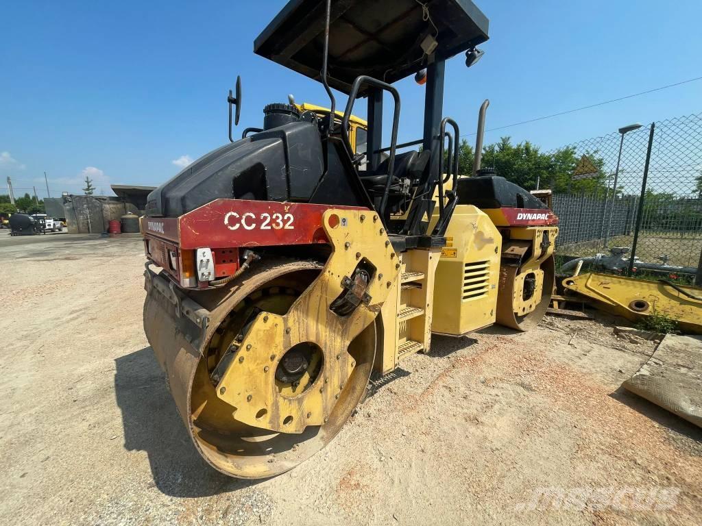 Dynapac CC 232 Valjci sa duplim bubnjem