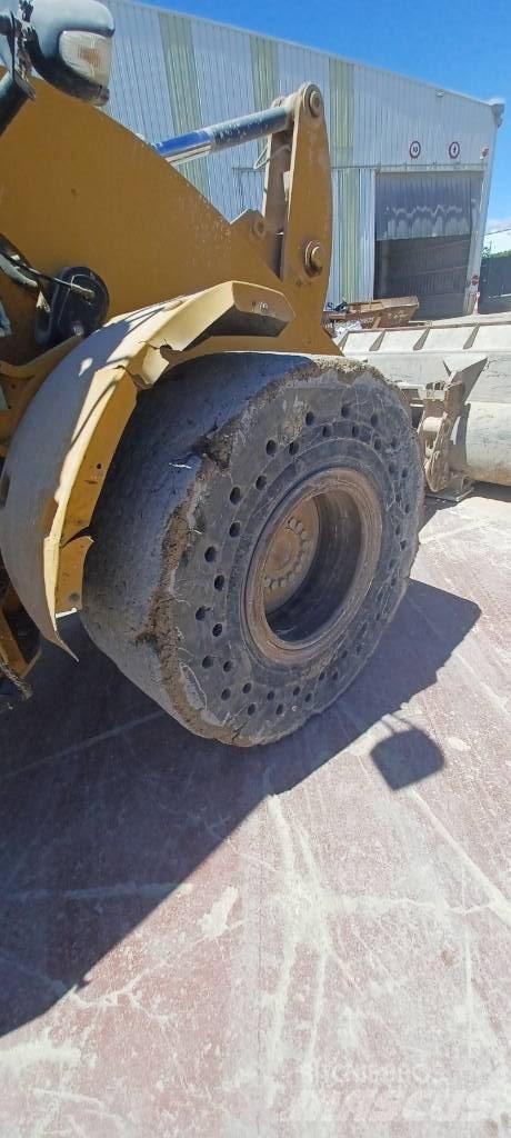 CAT 930 M Utovarivači na točkove