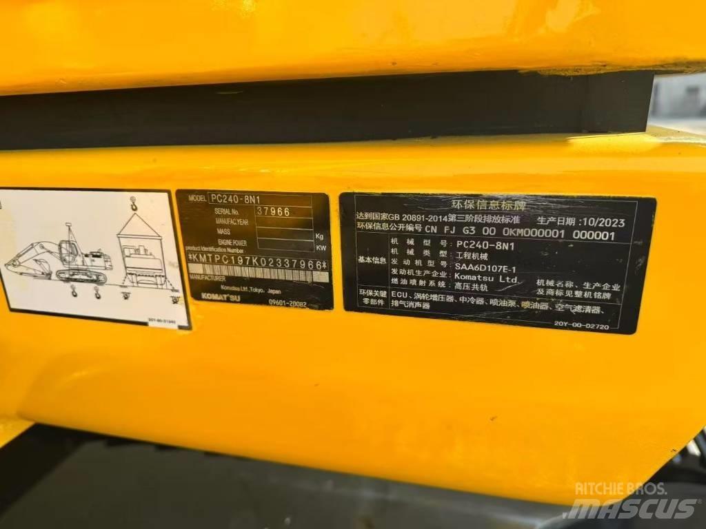 Komatsu 240-8N1 Bageri guseničari