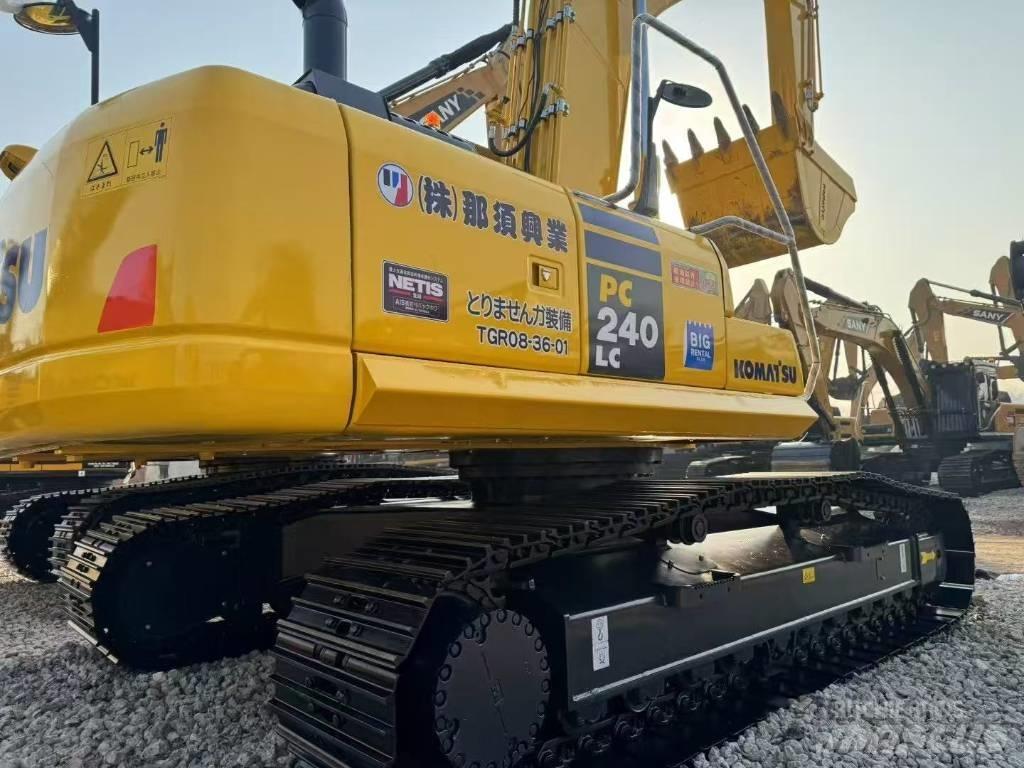 Komatsu 240-8N1 Bageri guseničari