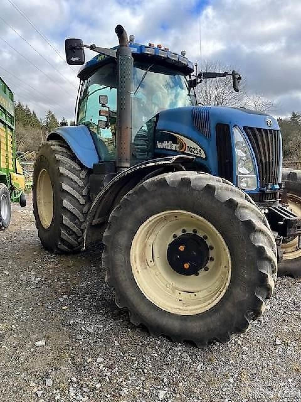 New Holland TG255 Traktori