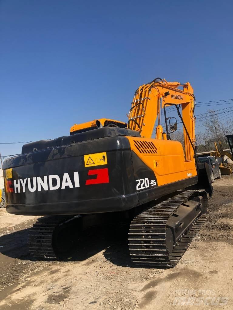 Hyundai 220-9s Bageri guseničari