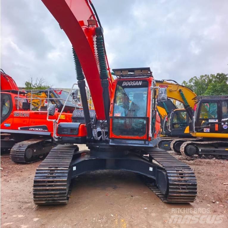 Doosan DX 300 LC Bageri guseničari