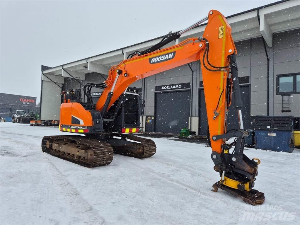 Doosan DX235LCR-5 Bageri guseničari