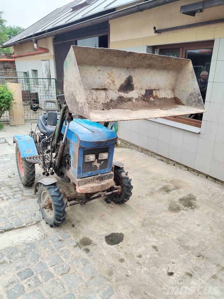  Zemědělský traktor Traktori