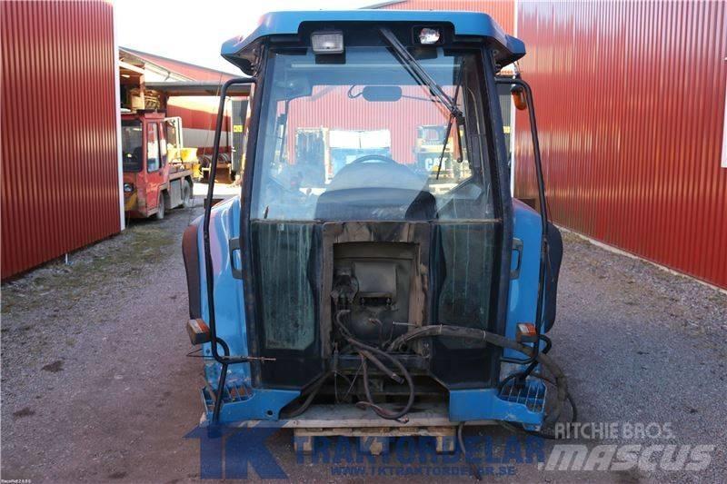 New Holland 8870 Kabine i unutrašnjost