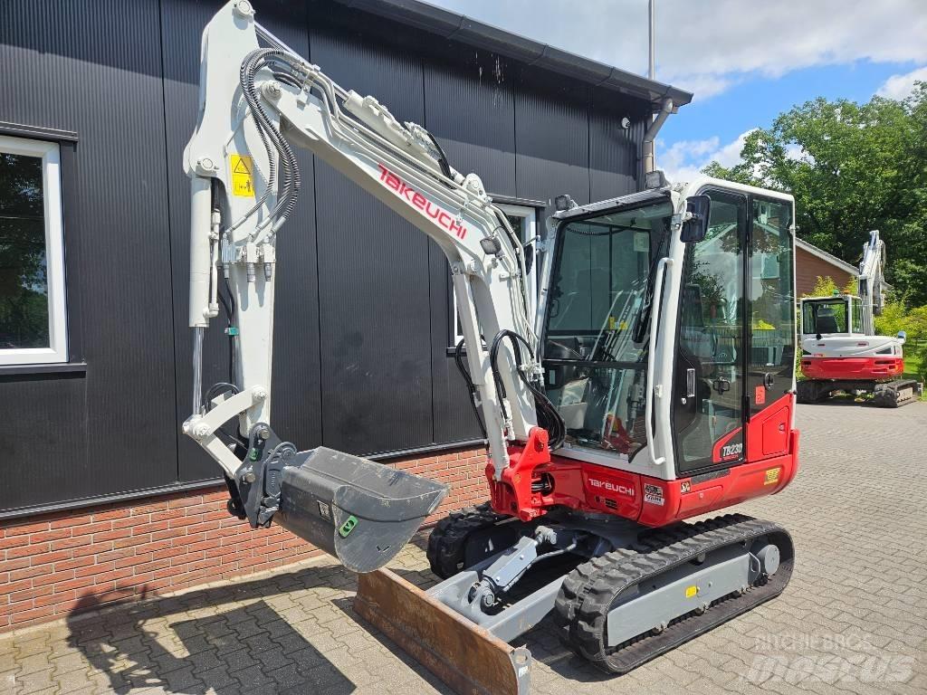 Takeuchi TB230 Mini bageri < 7t