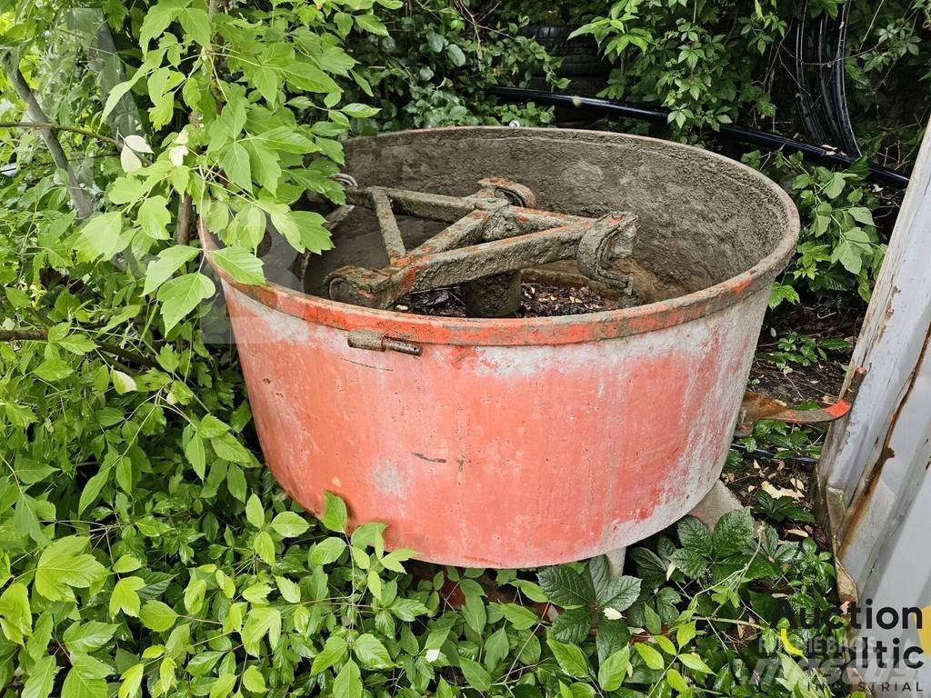  Concrete mixer Betonski finišeri