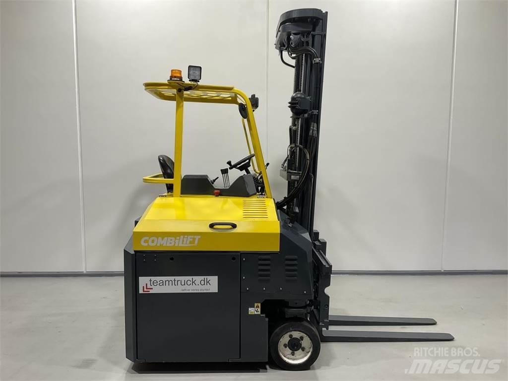 Combilift CBE3000 Viljuškari sa 4-stranskim dohvatom