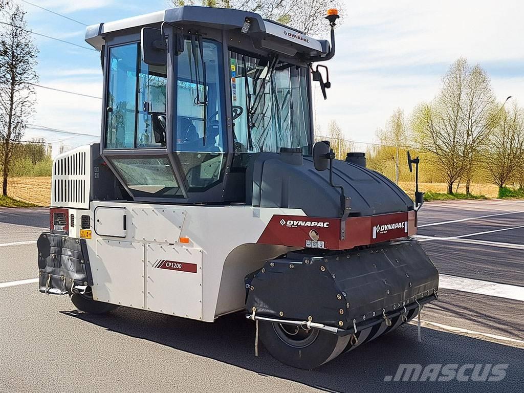 Dynapac CP 1200 W Gumeni valjci na točkovima