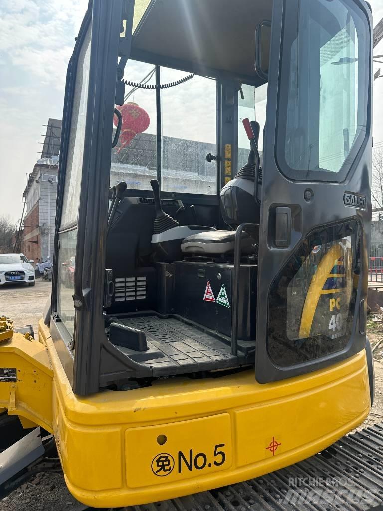 Komatsu 40MR Bageri guseničari