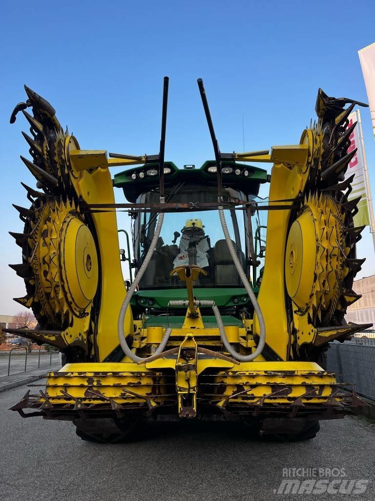 John Deere 8800 Mašine za stočnu hranu sa sopstvenim pogonom