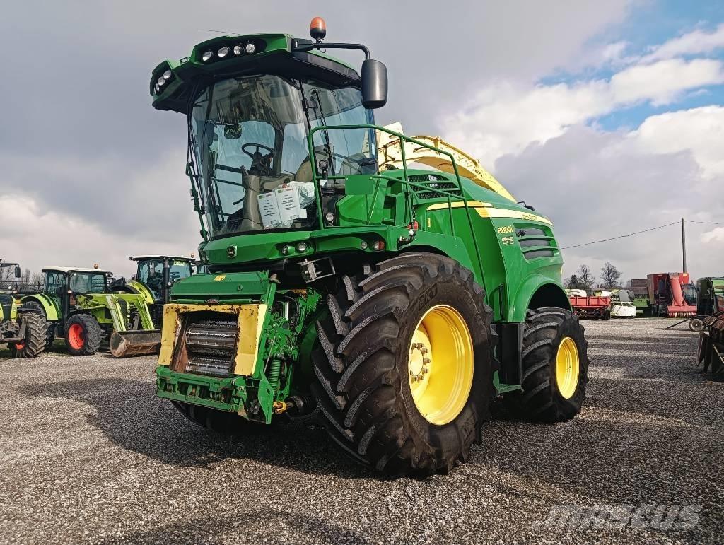 John Deere 8800 Mašine za stočnu hranu sa sopstvenim pogonom