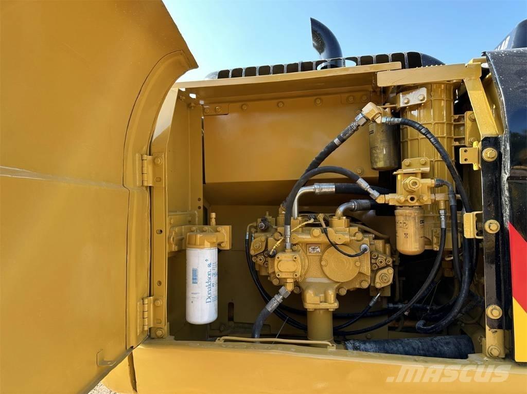 CAT 320 D Bageri guseničari