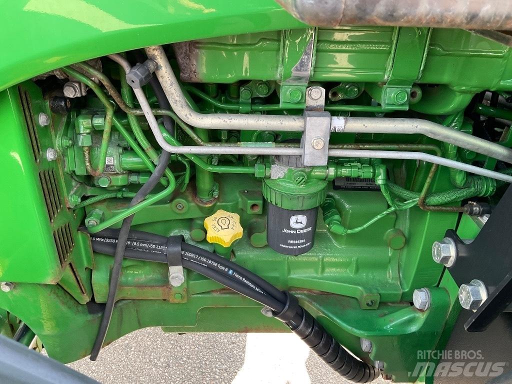 John Deere 5100 R Traktori