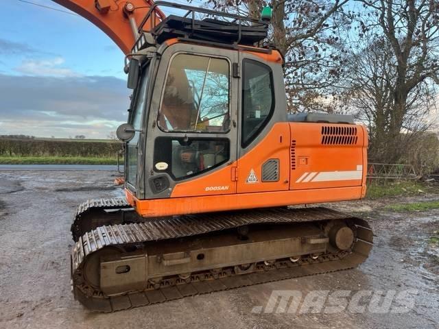 Doosan DX 140 LC Bageri guseničari