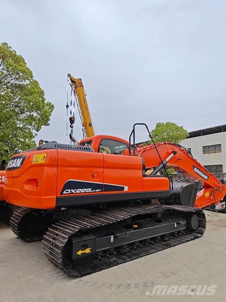 Doosan DX 225 LC Bageri guseničari