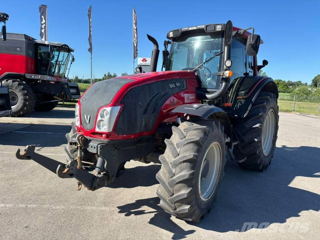 Valtra T 193 Traktori