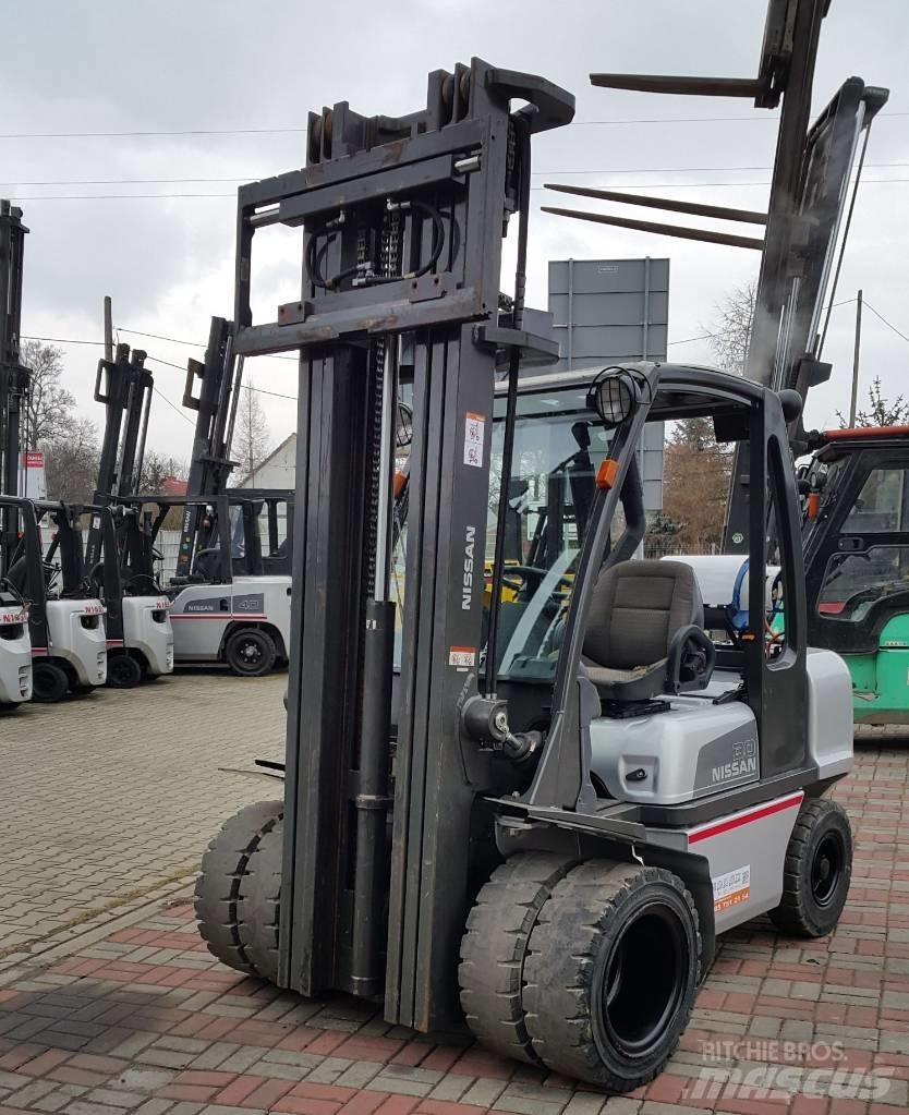 Nissan UGD02A30PQ Plinski viljuškari