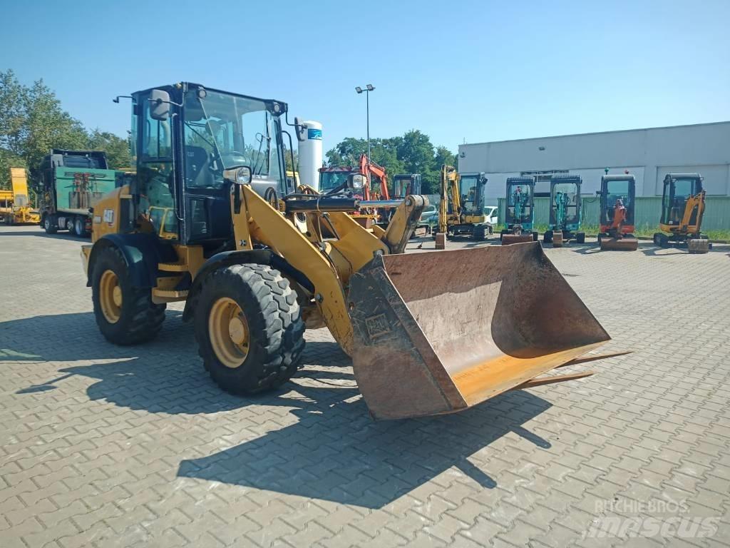 CAT 908 M Utovarivači na točkove