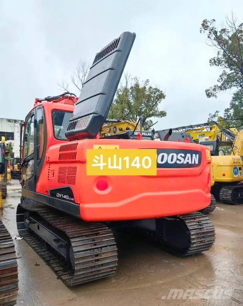 Doosan DX 140 Bageri guseničari