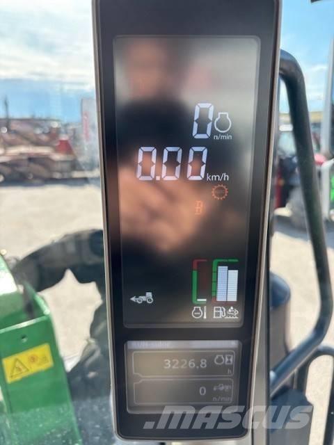 John Deere 6120 M Traktori