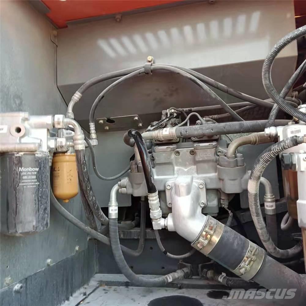 Hitachi ZX210 Bageri guseničari