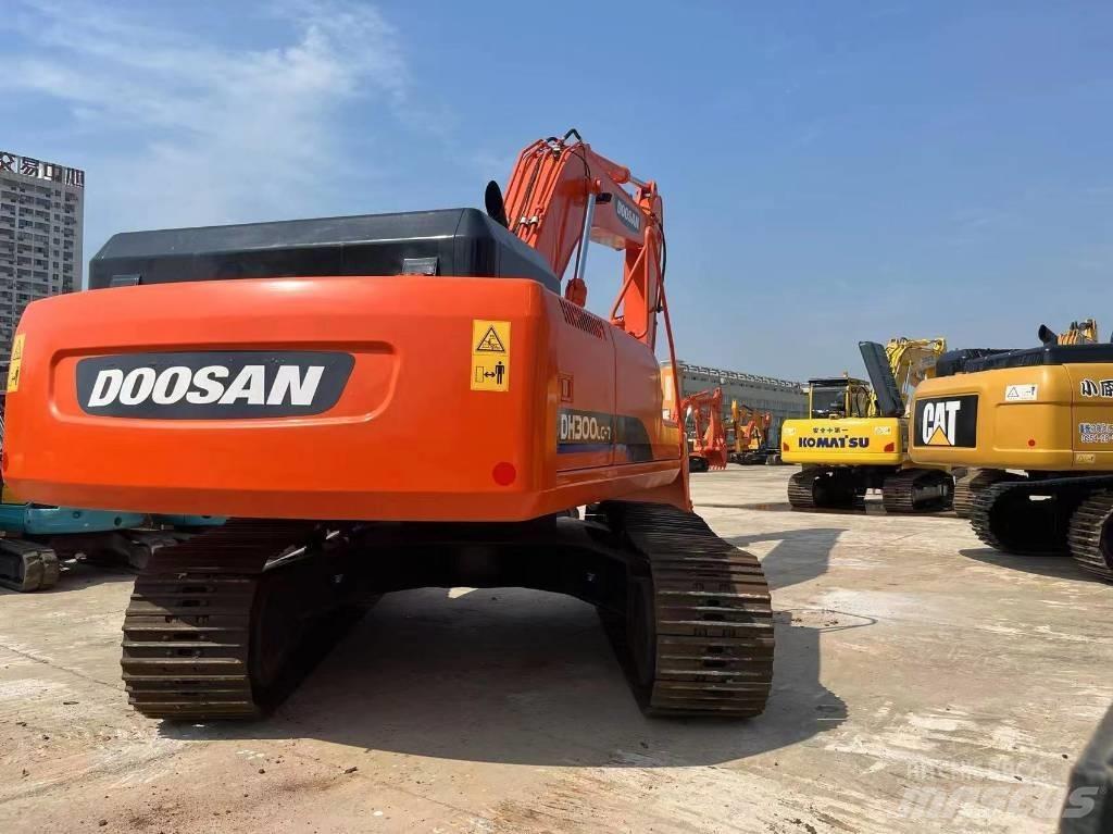 Doosan 300-7 Bageri guseničari