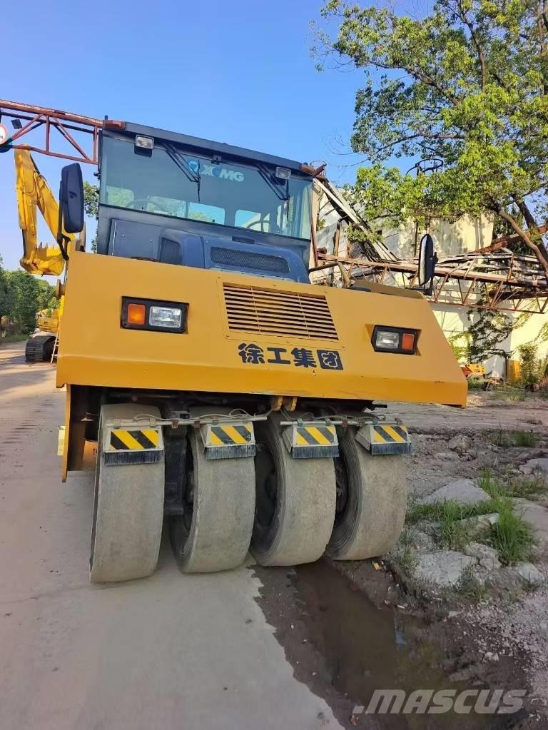 XCMG XP 263 Gumeni valjci na točkovima