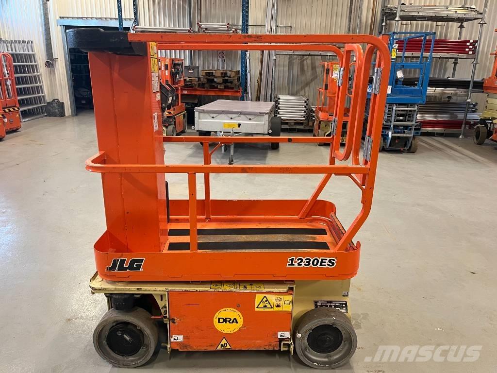 JLG 1230 ES Jarbolne penjajuće platforme