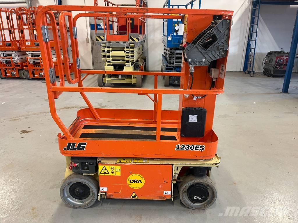 JLG 1230 ES Jarbolne penjajuće platforme