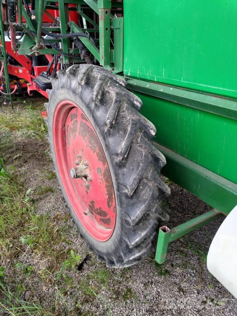 Moteska M2500 Vučene prskalice