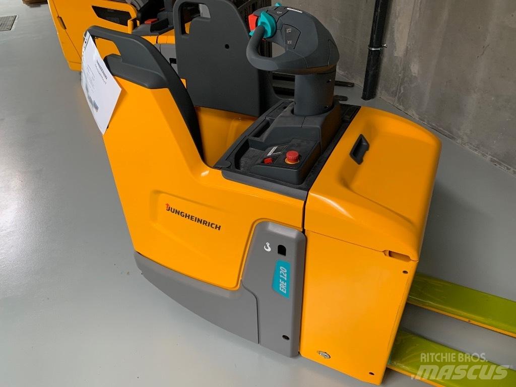 Jungheinrich ERE 120 Nisko podizni električni viljuškar sa stajalištom