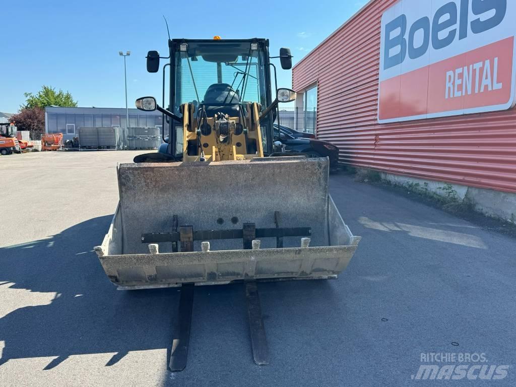 CAT 906 M Utovarivači na točkove