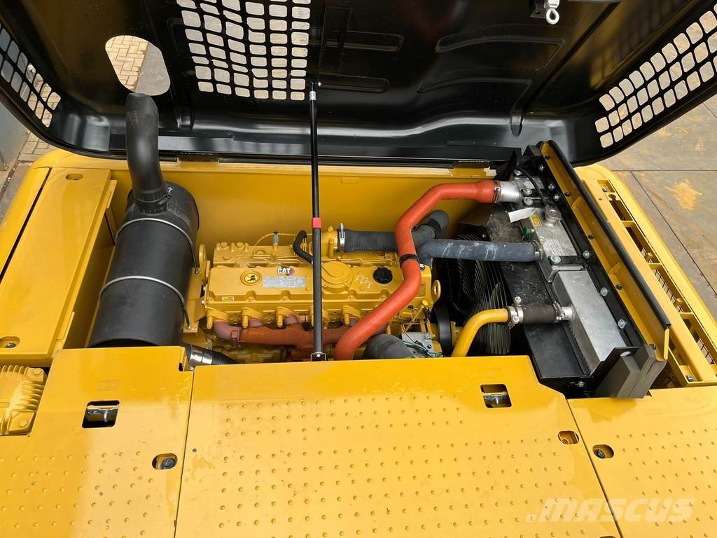 CAT 323D3 Bageri guseničari