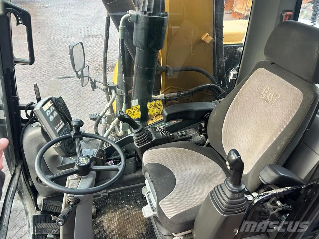 CAT M315D Bageri točkaši