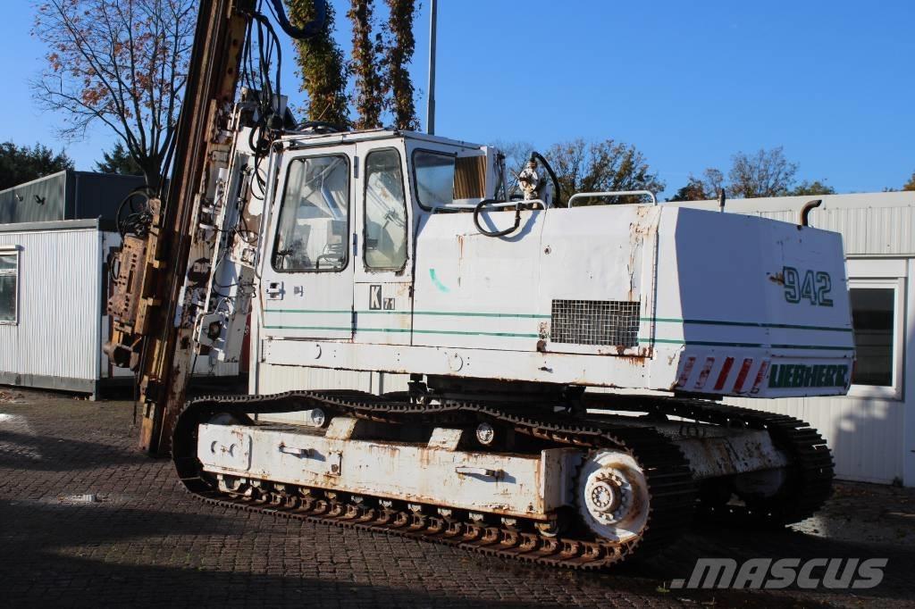 Liebherr R 942 Mašine za zabijanje stubova