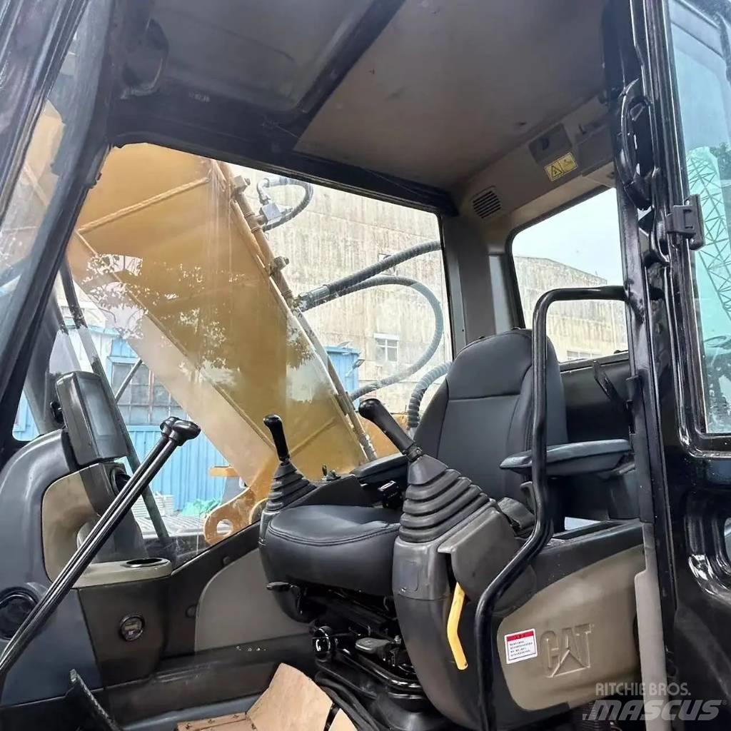 CAT 320 D2 Bageri guseničari