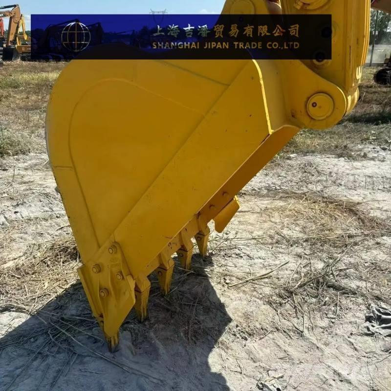 Komatsu PC 210 Bageri guseničari