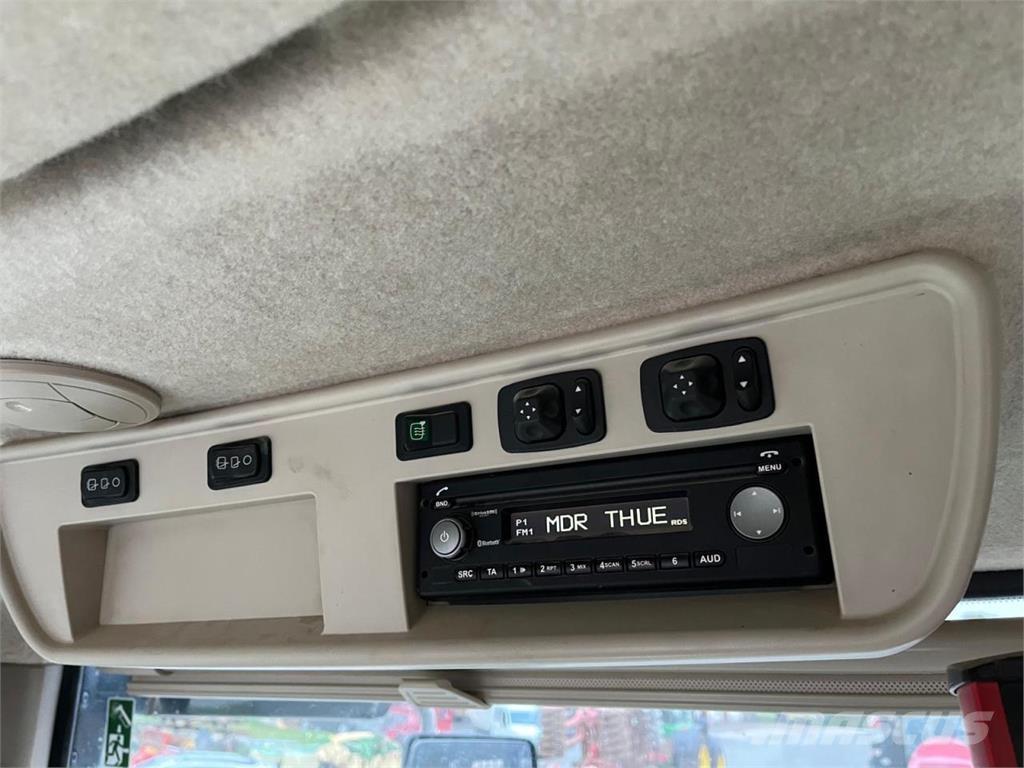 John Deere 8345R Traktori