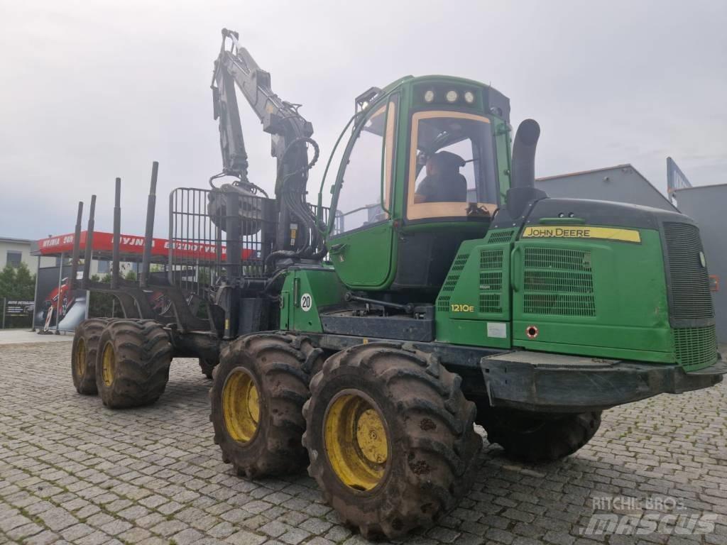 John Deere 1210 E Forvarderi