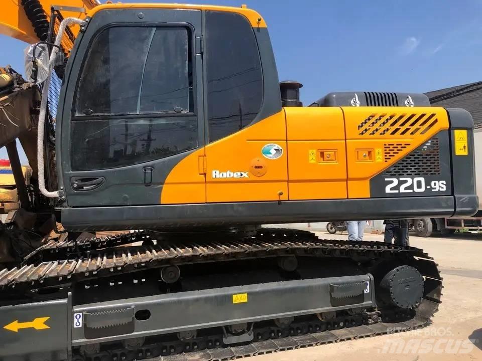 Hyundai R220-9s Bageri guseničari