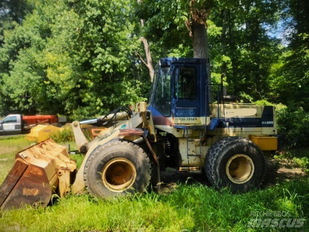 Komatsu WA 250 Utovarivači na točkove