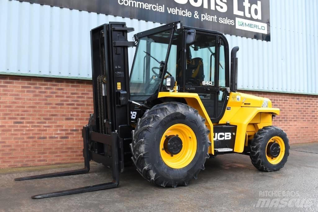 JCB 940 Vanterenski viljuškar