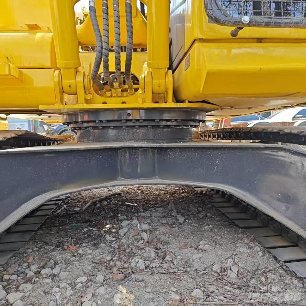 Komatsu PC130 Bageri guseničari