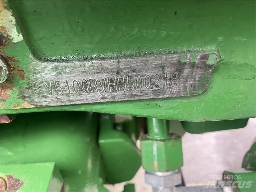 John Deere 5100 R Traktori