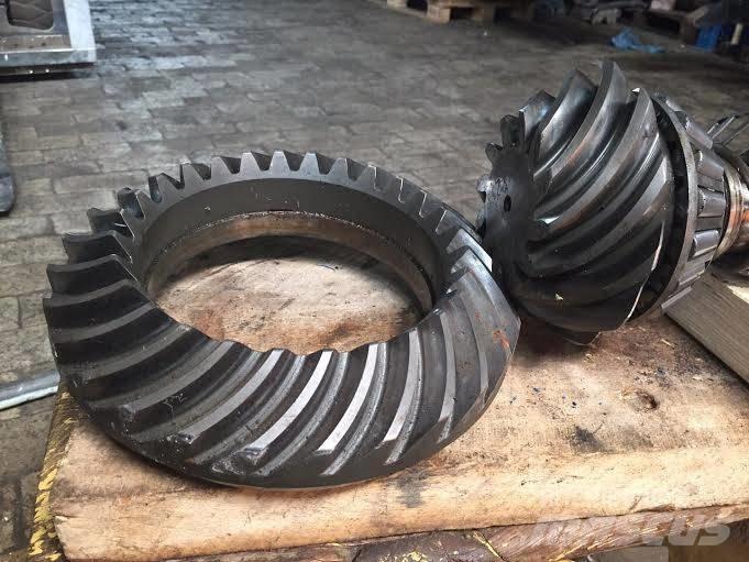  Pair of two GEARS Šasija i vešenje